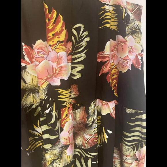 Shein Two Piece, top and skirt - Picture 3 of 7